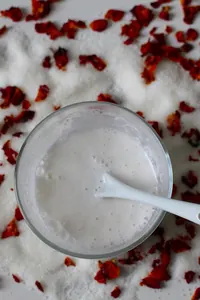 Gül Yapraklı Krem Peeling