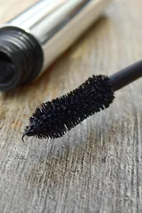 Gümüş Tüplü Siyah Maskara